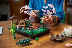 LEGO®-Icons-Garten-der-Stille-10315_lifestyle_07