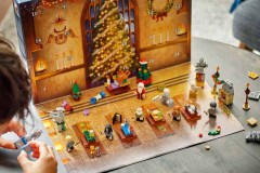 LEGO®-Harry-Potter™-Adventskalender-2024-76438_lifestyle_build_crop